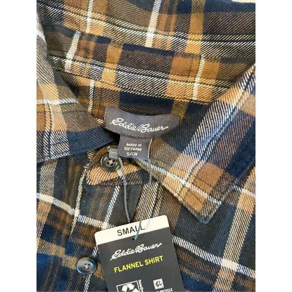 Eddie Bauer Men's Eddie's Favorite Classic Fit Flannel Shirt - Plaid - Picture 4 of 4